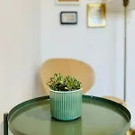 Urban Parkside Retreat Cozy 2-bed Ap By Metro Апартаменти