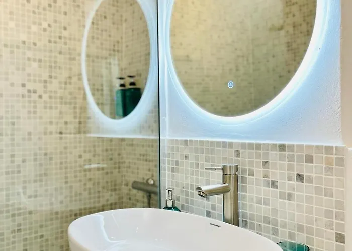 Urban Parkside Retreat Cozy 2-bed Ap By Metro דירה *