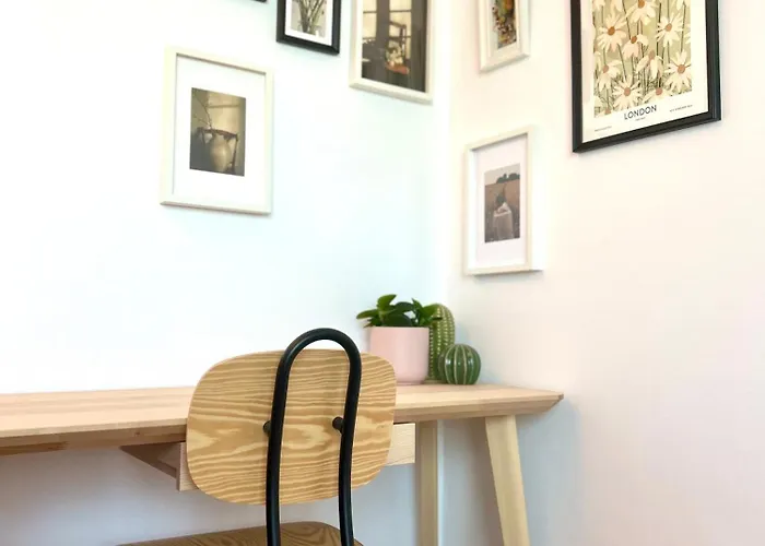 Urban Parkside Retreat Cozy 2-bed Ap By Metro דירה *